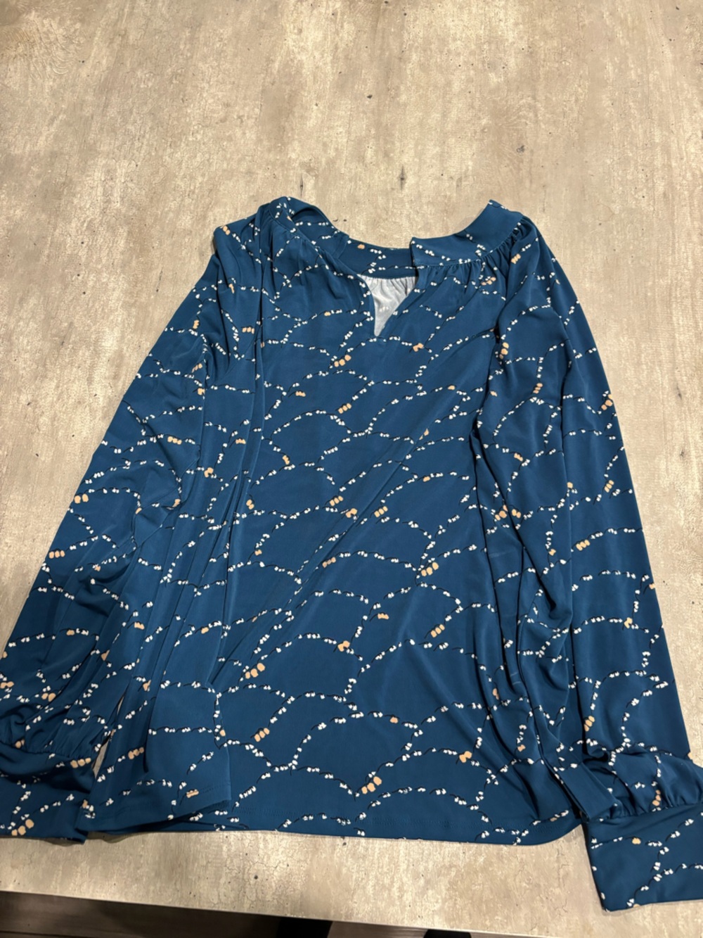 Women’s Blue Patterned Long-Sleeve V-Neck Top